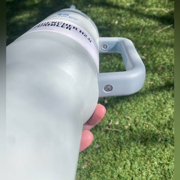 Stanley FOG 40 oz. Quencher H2.0 FlowState Tumbler - Picture 4 of 7